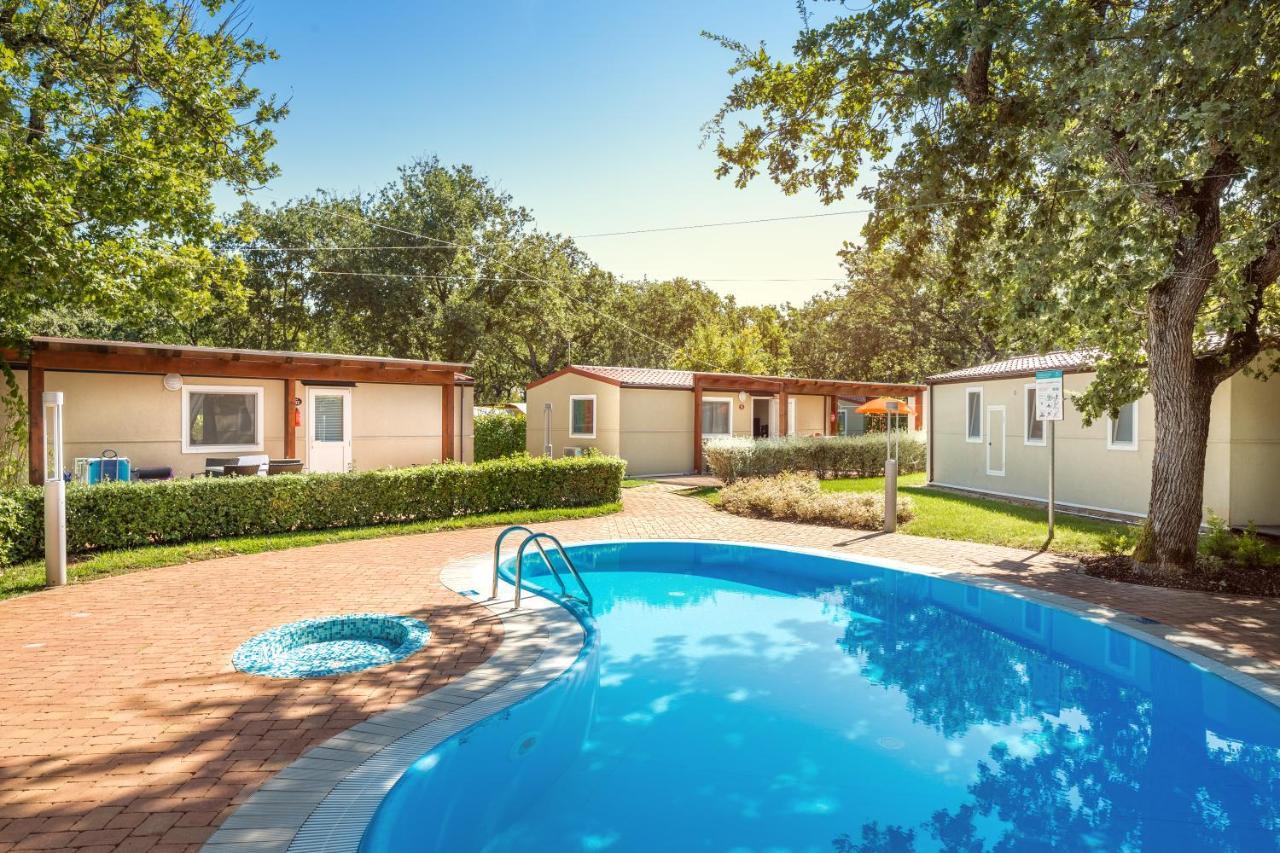 Camping Ulika Mobile Homes - Naturist Červar-Porat Exterior foto