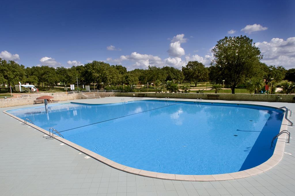 Camping Ulika Mobile Homes - Naturist Červar-Porat Exterior foto